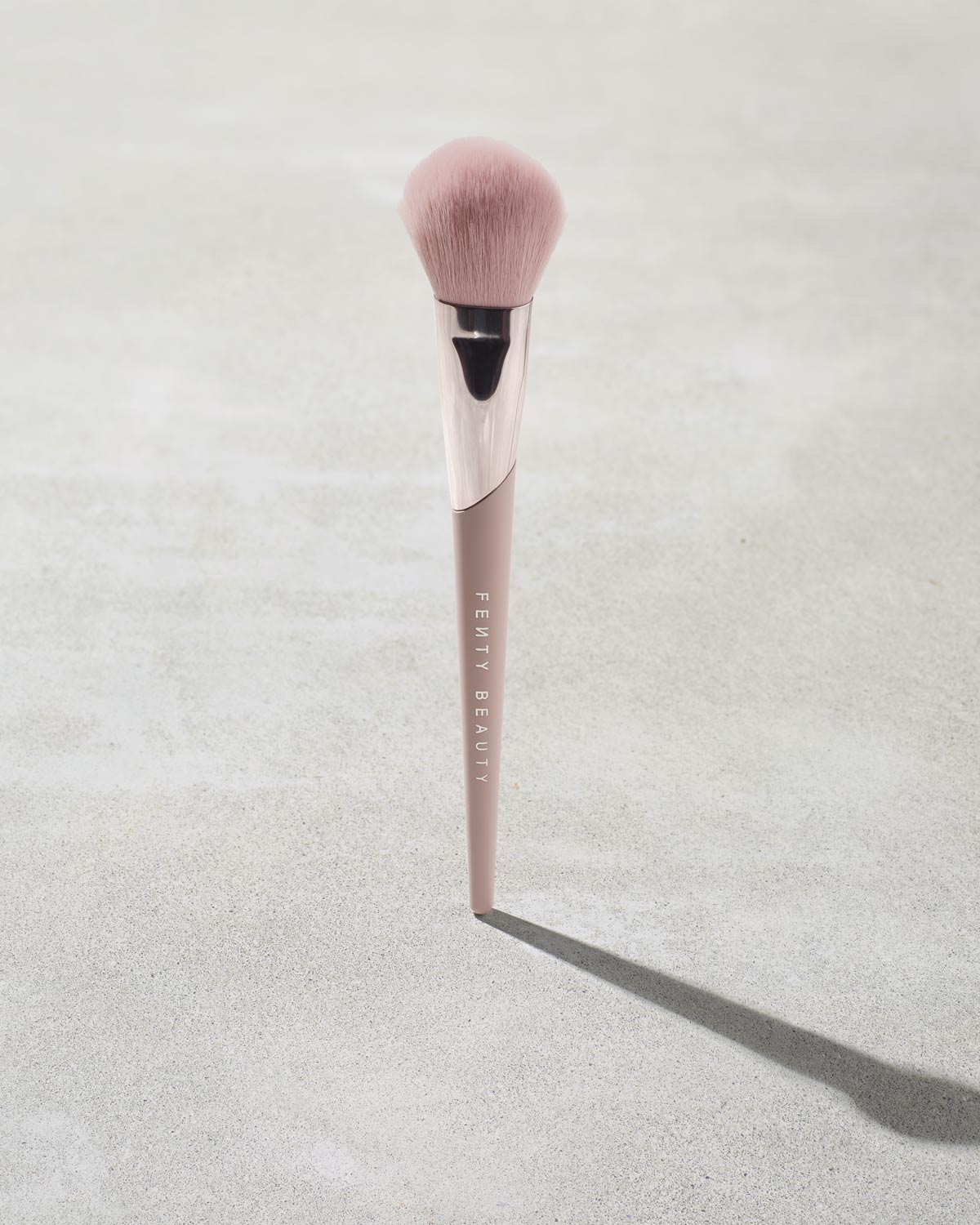 34422.jpg Sculpting Bronzer Brush 195 - Image 1