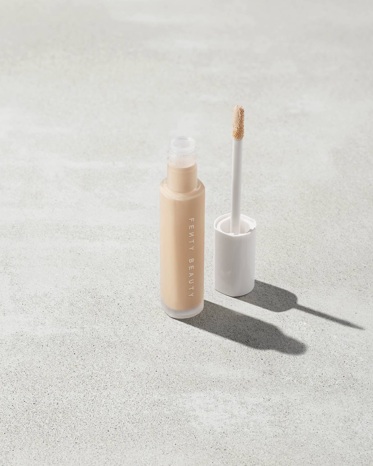 FB30010_FB1140_alt1.jpg Pro Filt'r Instant Retouch Concealer - #140 - Image 1