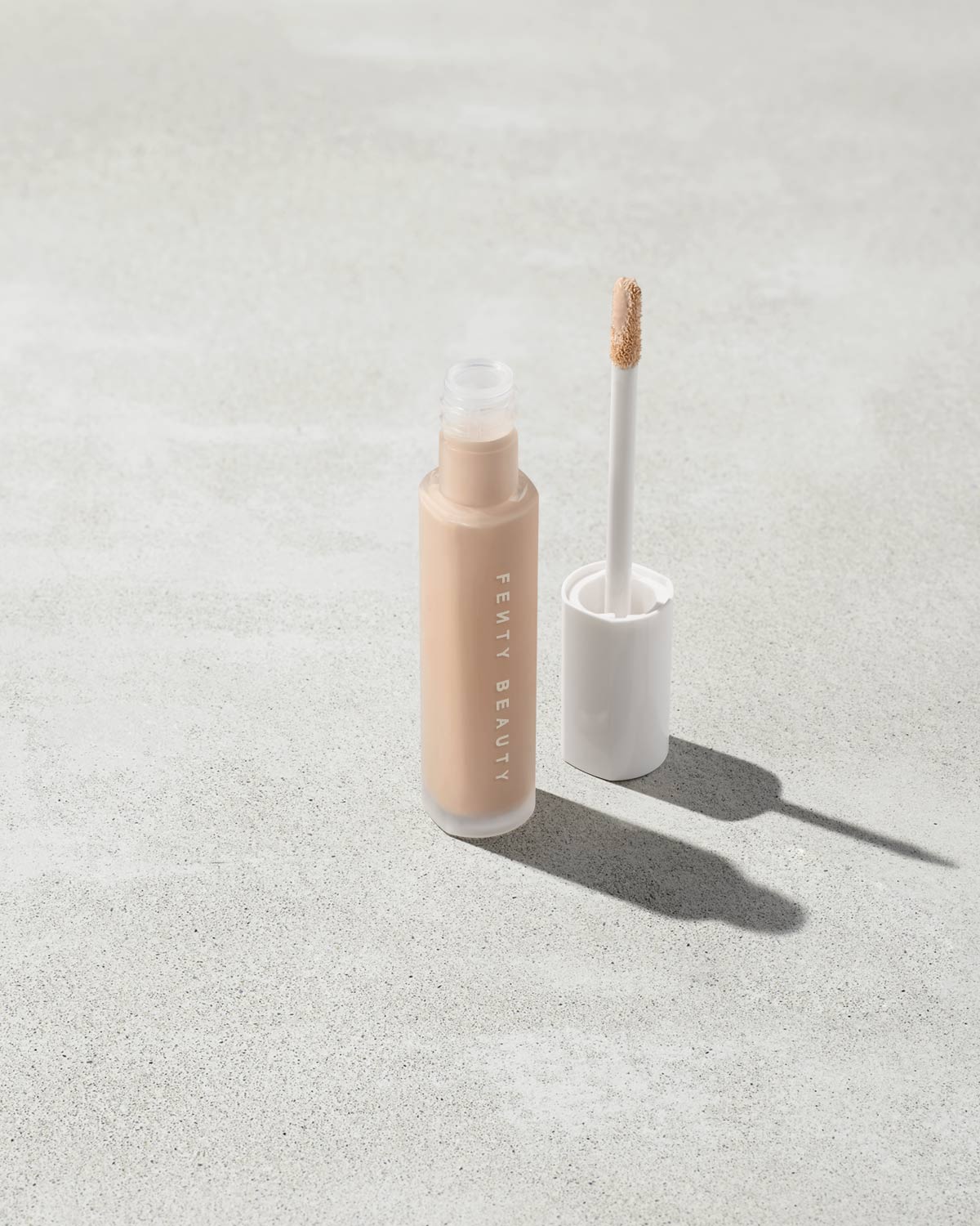 FB30010_FB1160_alt1.jpg Pro Filt'r Instant Retouch Concealer - #160 - Image 1