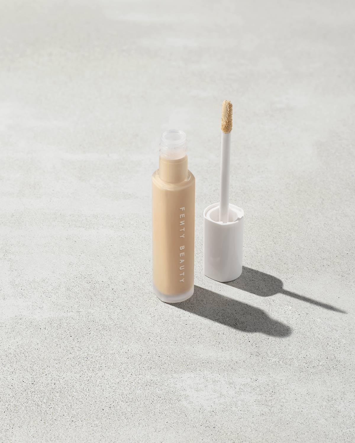 FB30010_FB1180_alt1.jpg Pro Filt'r Instant Retouch Concealer - #180 - Image 1