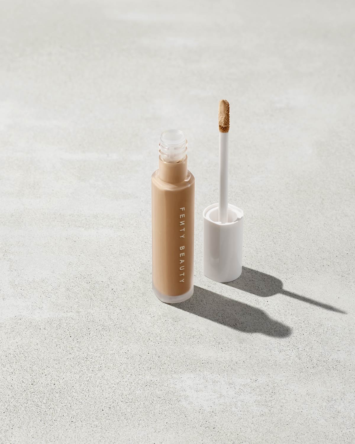 FB30010_FB1340_alt1.jpg Pro Filt'r Instant Retouch Concealer - #340 - Image 1