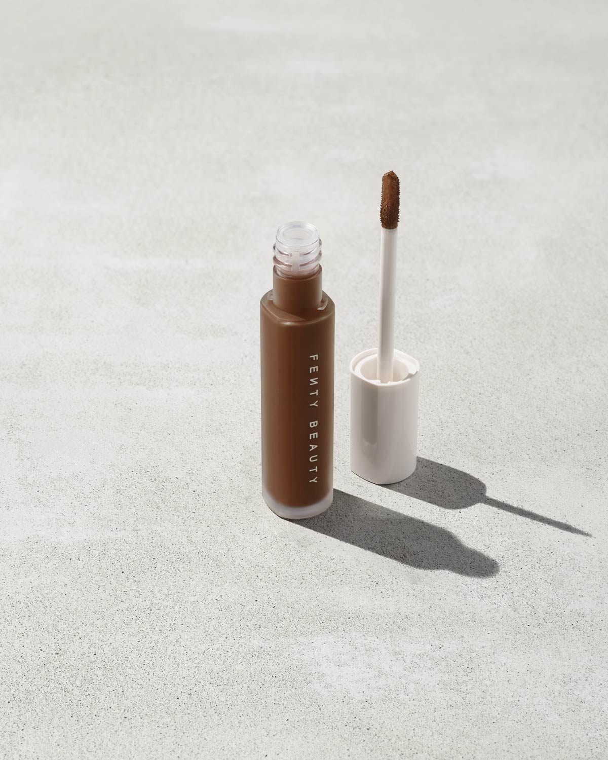FB30010_FB1490_alt1.jpg Pro Filt'r Instant Retouch Concealer - #490 - Image 1