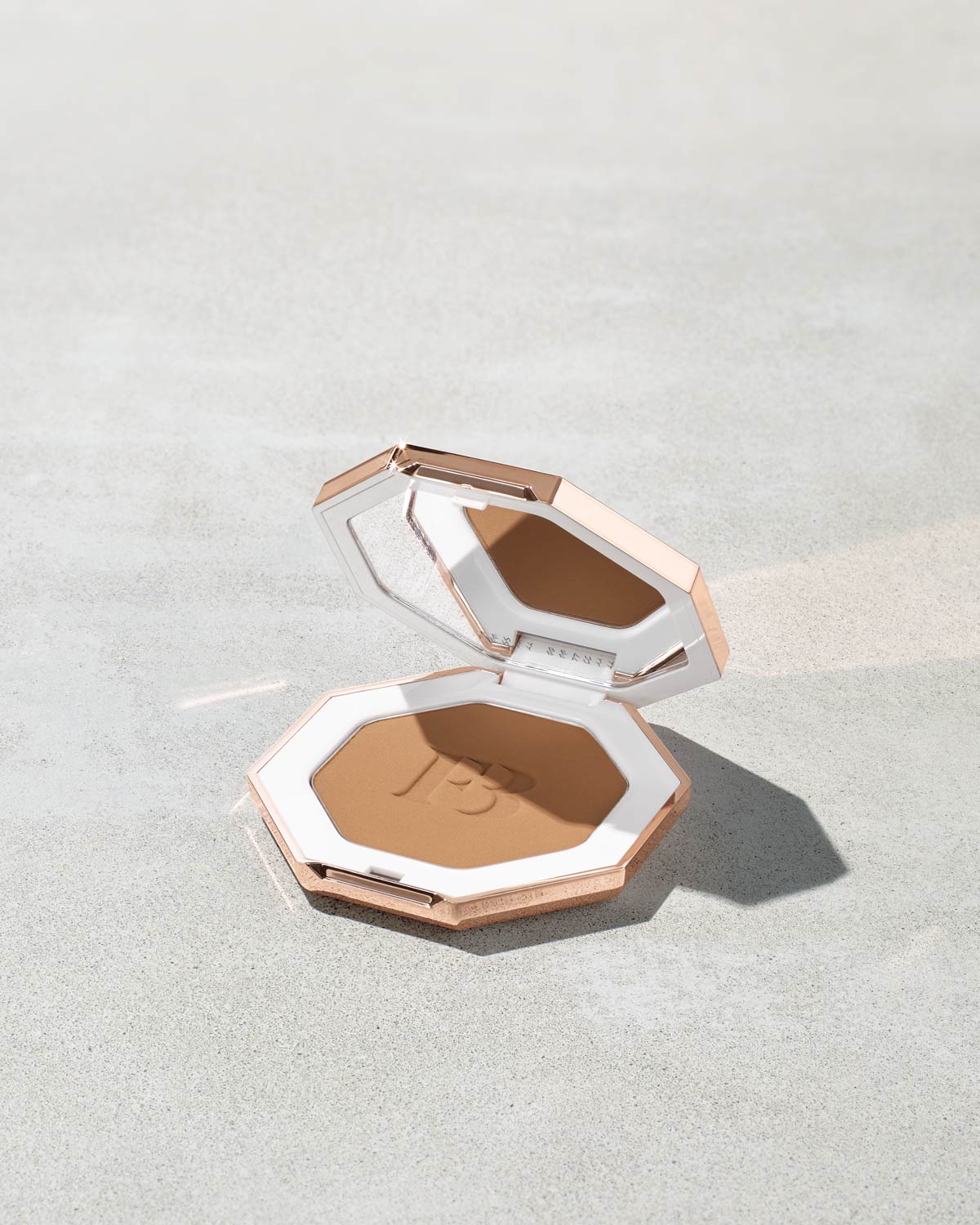 FB30015_FB9014.jpg Sun Stalk'r Instant Warmth Bronzer - Bajan Gyal - Image 1