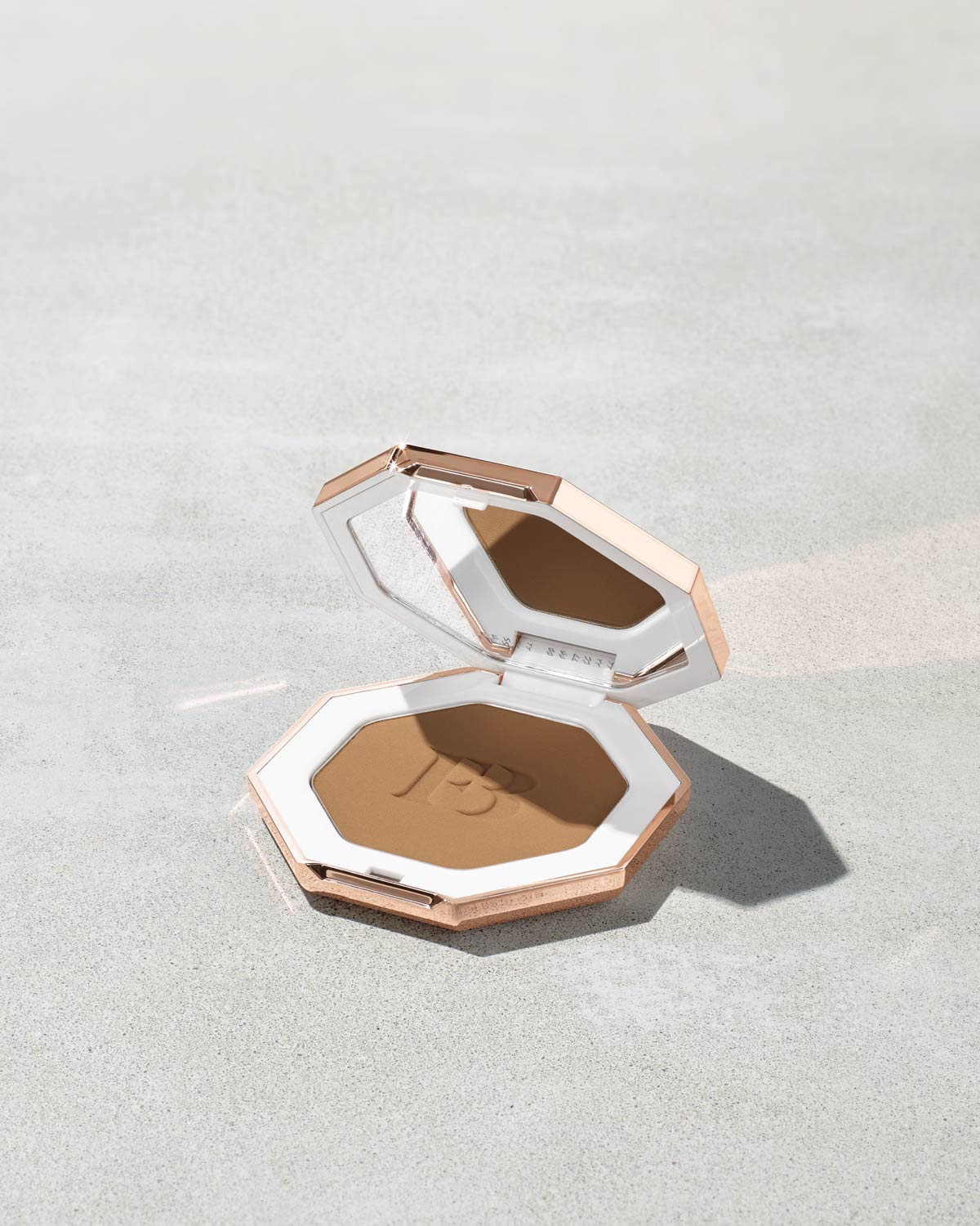 FB30015_FB9015.jpg Sun Stalk'r Instant Warmth Bronzer - Caramel Cutie - Image 1