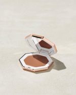 Cheeks Out Freestyle Cream Bronzer - Macchiato
