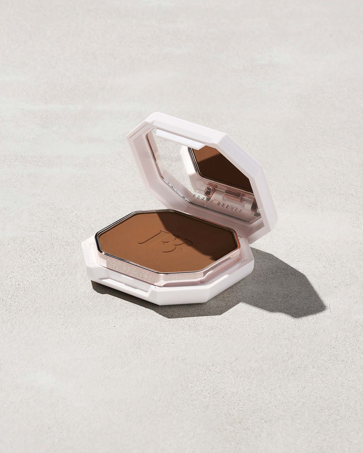 FB30026_FB0410.jpg Pro Filt'r Soft Matte Powder Foundation - #410 - Image 1