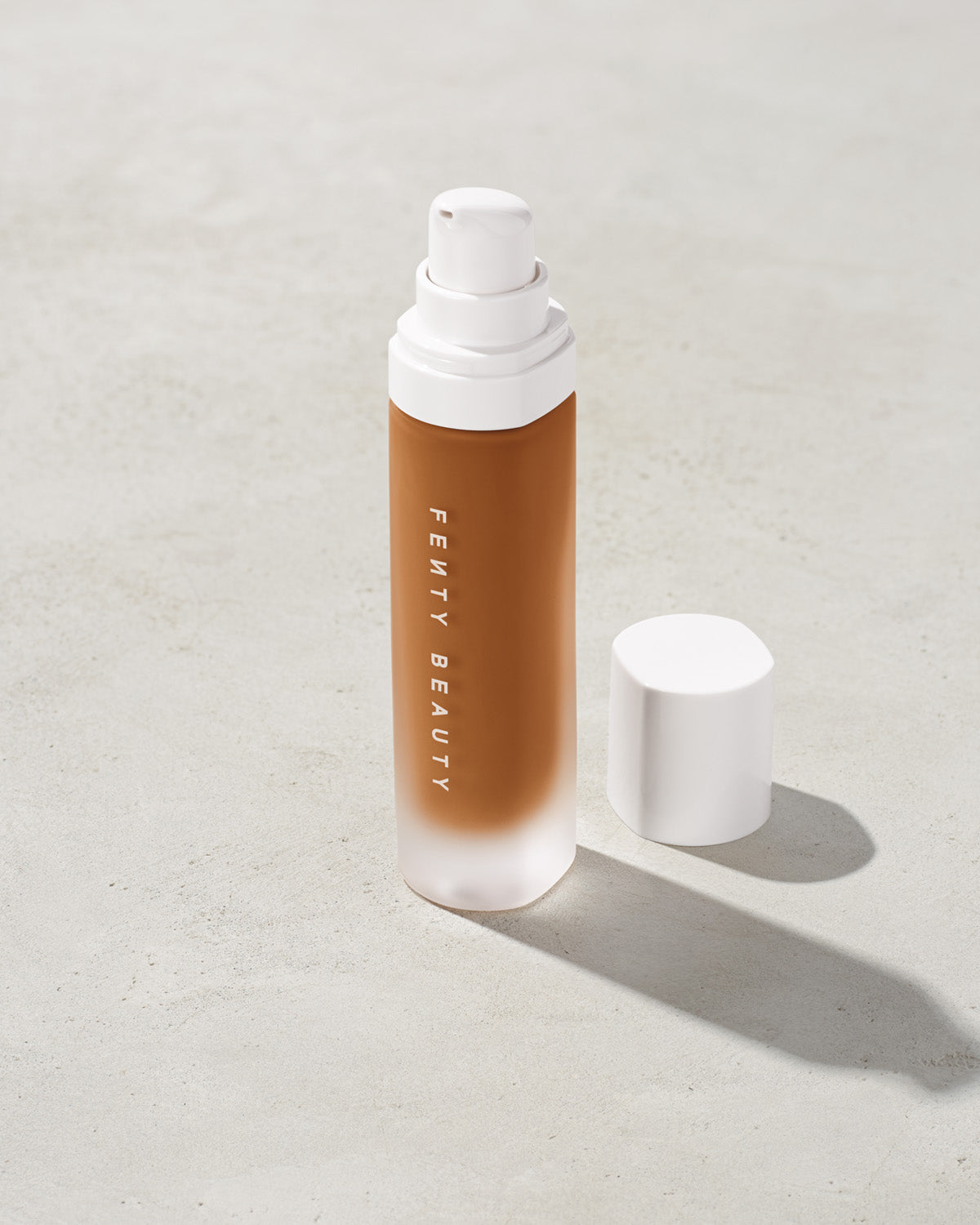 FB31006_FB0440_alt1.jpg Pro Filt'r Soft Matte Longwear Foundation - #440 - Image 1