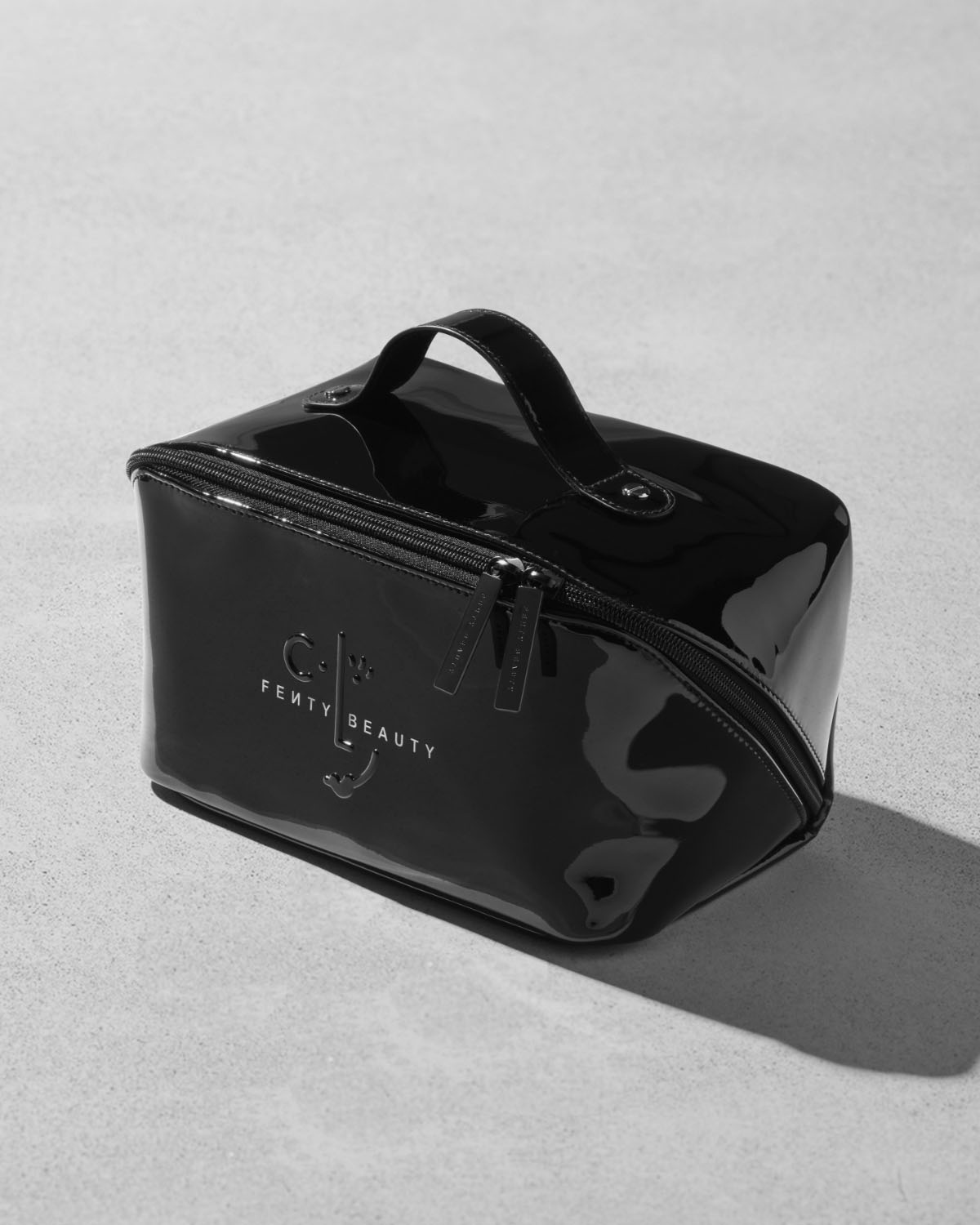 FB_SMR24_T2PRODUCT_ECOMM_CLF-MAKEUP-BAG_1200X1500_72DPI_1.jpg CLF Flat-Lay Makeup Bag - Image 1