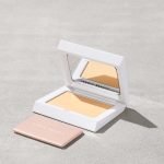 Bright Fix Instant Brightening + Blurring Powder - Banana