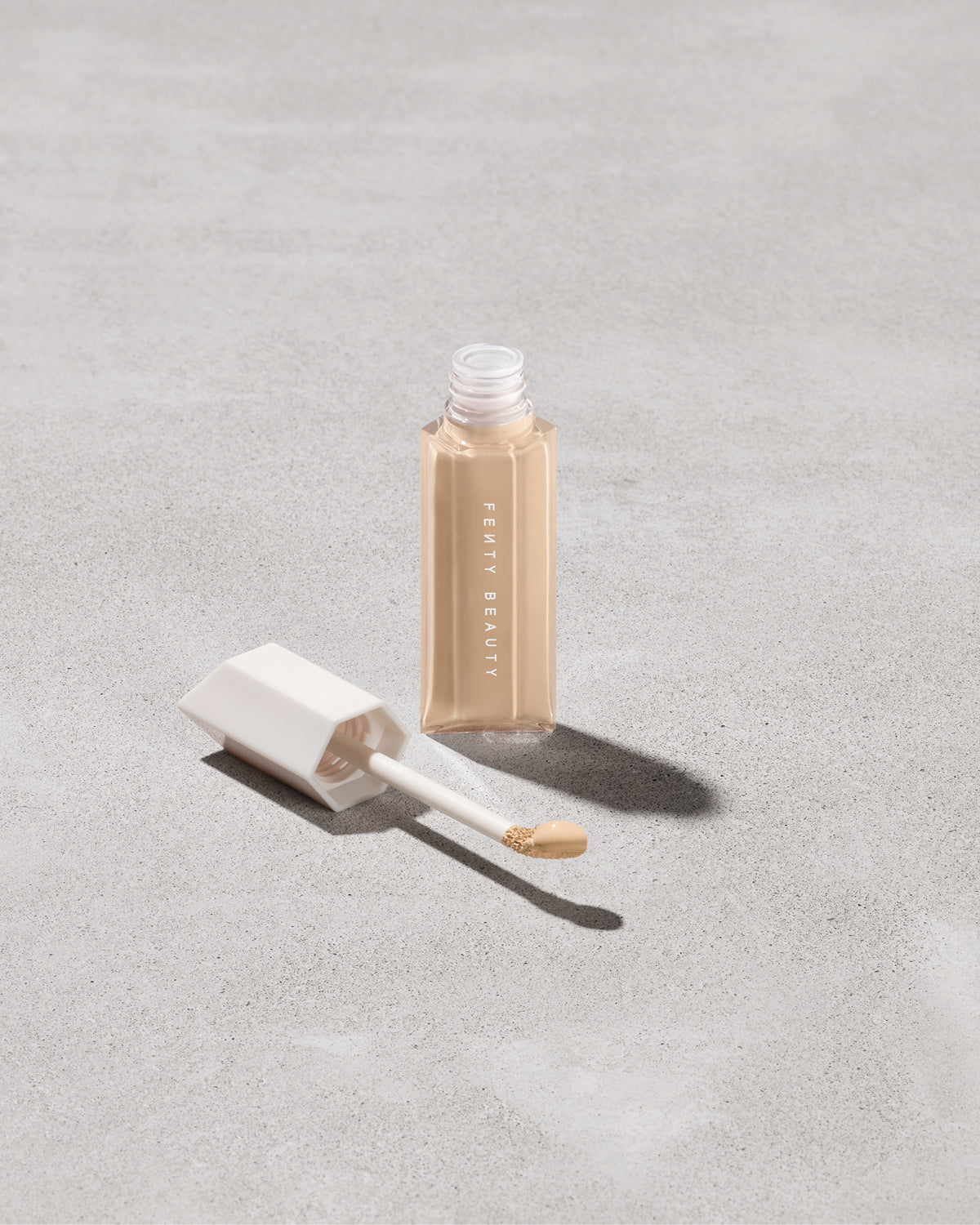 FB_SPR23_T2PRODUCT_ECOMM_WERE_EVEN_185C_sRGB72.jpg We're Even Hydrating Longwear Concealer - 185C - Image 1