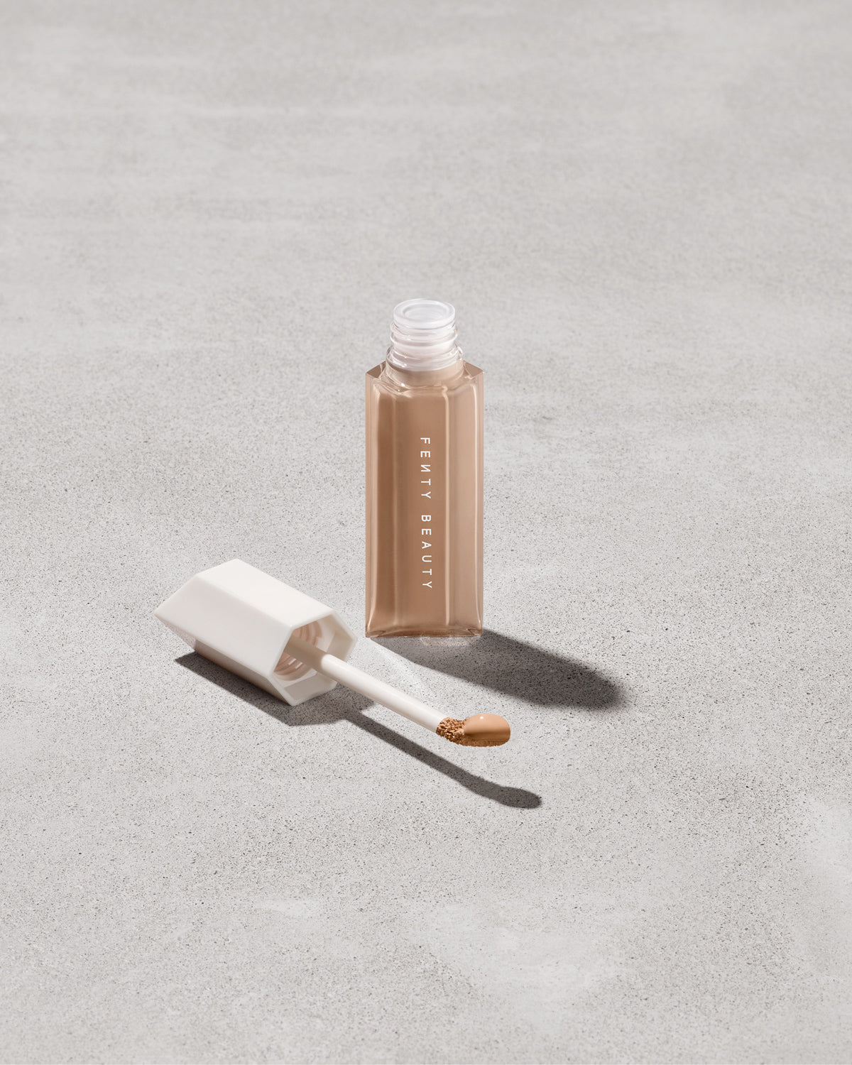 FB_SPR23_T2PRODUCT_ECOMM_WERE_EVEN_280C_sRGB72.jpg We're Even Hydrating Longwear Concealer - 280C - Image 1