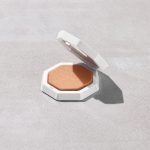 Demi'glow Light-Diffusing Highlighter - Trophies in Truffle