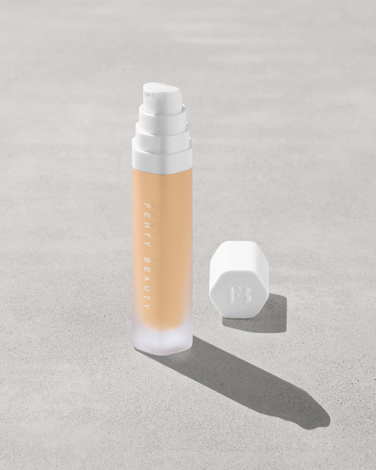 FB_SPR24_T2PRODUCT_ECOMM_SOFT_LIT_LUMINOUS_210_1200x1500_72DPI.jpg Soft'lit Naturally Luminous Longwear Foundation - 210 - Image 1