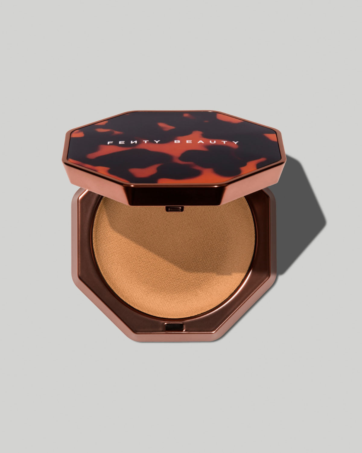 FB_SPR26_T2PRODUCT_ECOMM_SUNSTALKR_SOUFFLE_BRONZER_MAPLEGLAZE_1200X1500_72DPI.jpg Sun Stalk-r Souffl- Pressed Mousse Cream Bronzer - Maple Glaze - Image 1